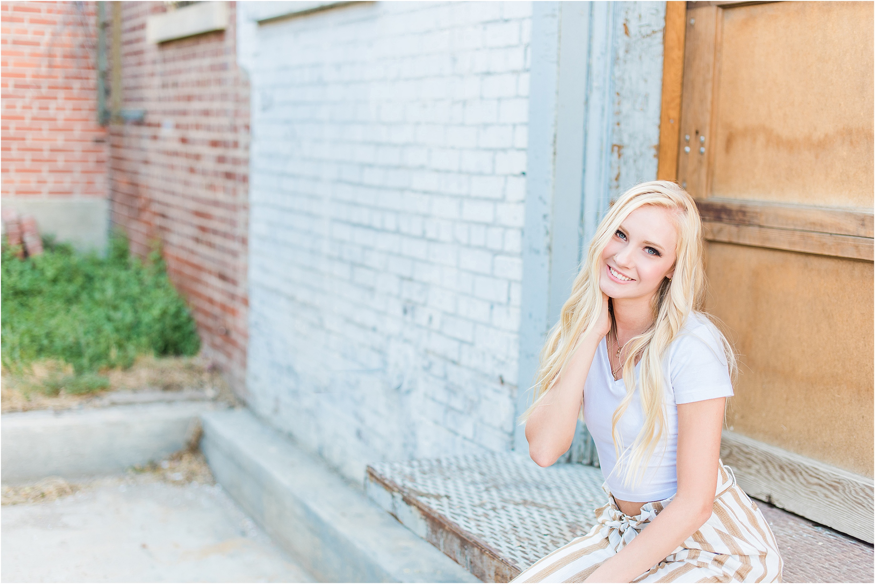 colorful downtown senior session 0086